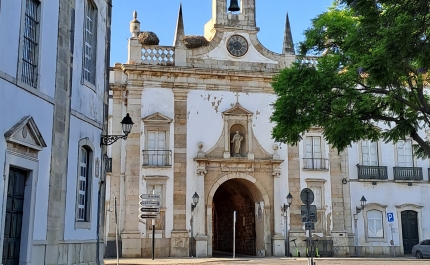 ARRANCOU OBRA DE CONSERVAÇÃO DO ARCO DA VILA