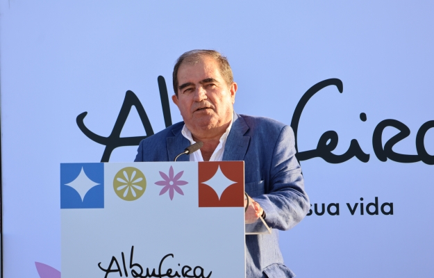Albufeira recebe 2026 com Silence 4 e prolonga a festa com Os Quatro e Meia