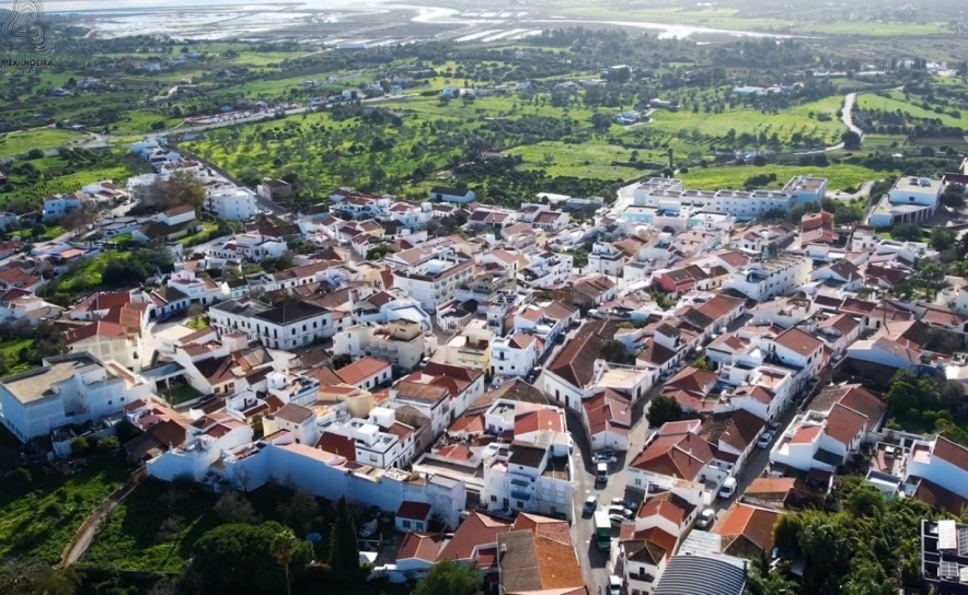 Vista geral da Mexilhoeira Grande 