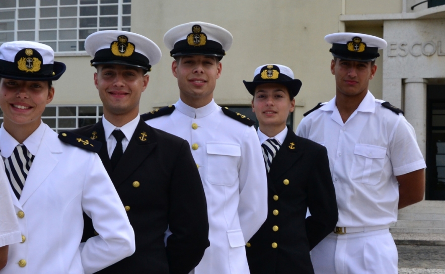  Está aberto o concurso para a Escola Naval