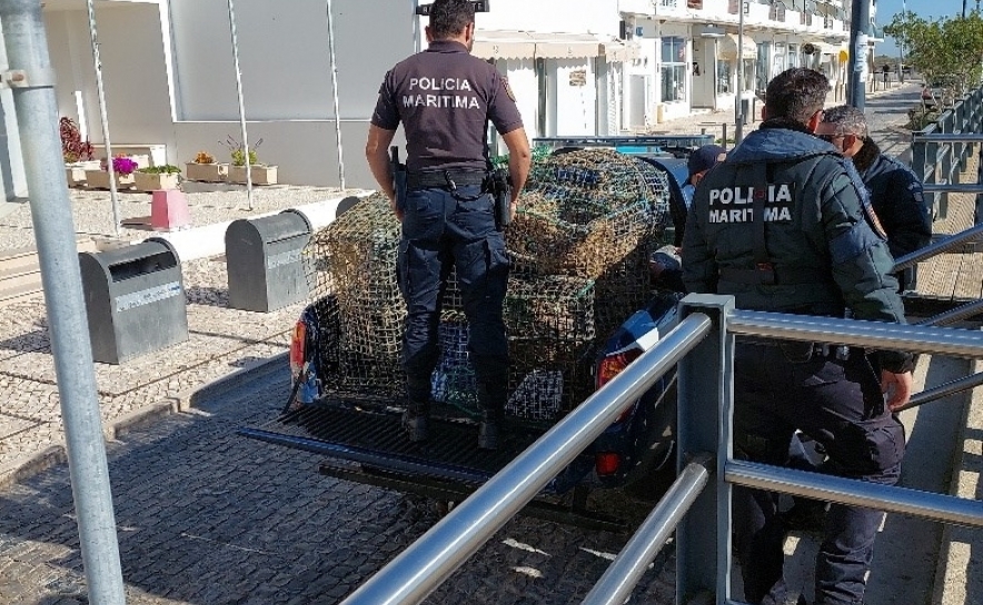 Polícia Marítima apreende 57 artes de pesca em Tavira