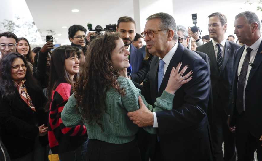 Seguro quer «coligação» com os jovens portugueses e promete recolher contributos
