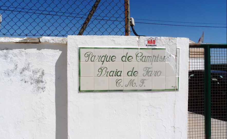 Utentes do parque de campismo da praia de Faro recorrem a tribunal para travar saída em 1 de outubro