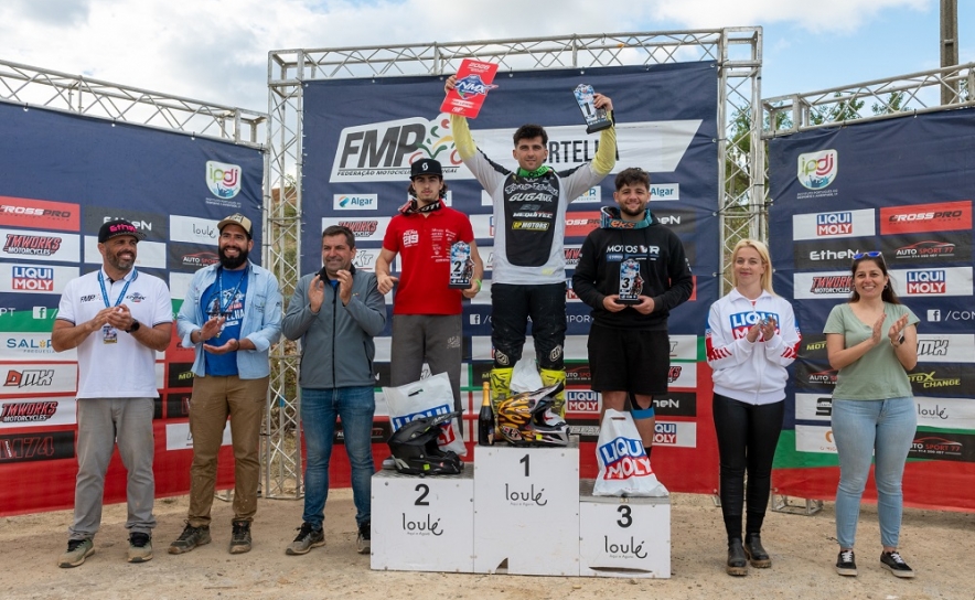 Pódio MX1 