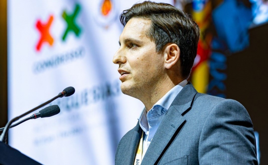 Armação de Pêra afirma liderança no poder local e leva à agenda nacional a exigência de justiça territorial 