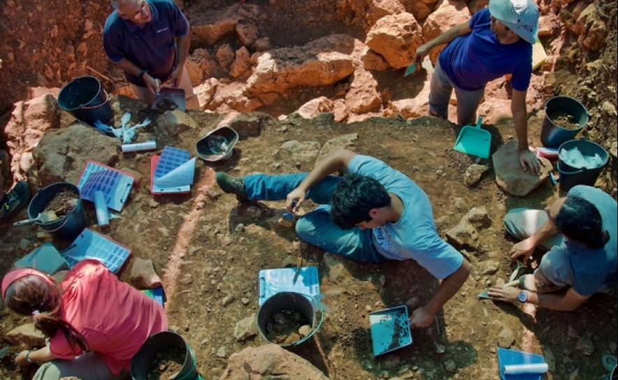 Núcleo de Investigação Arqueológica de Vila do Bispo recebe 1.ª campanha Portugal Vale Boi Scholarship