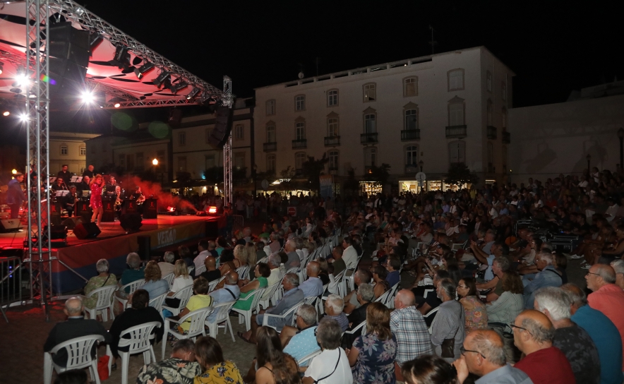  Verão em Tavira continua com animação na Praça da República