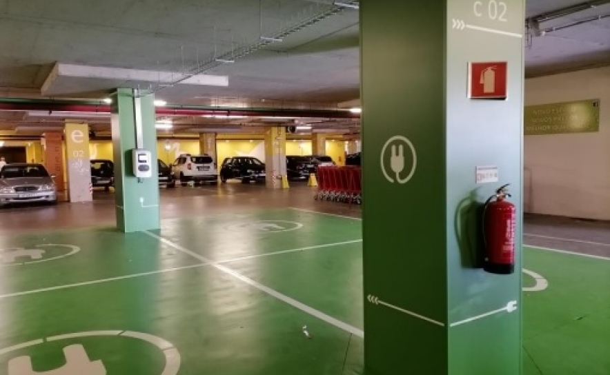 Posto de Carregamento de Veículos Elétricos - Tavira Gran-Plaza