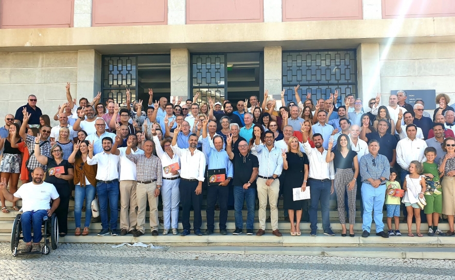 150 pessoas testemunharam a entrega da lista do PSD pelo Algarve