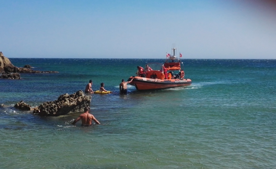 Resgate e assistência a banhista na praia da Ingrina – Vila do Bispo
