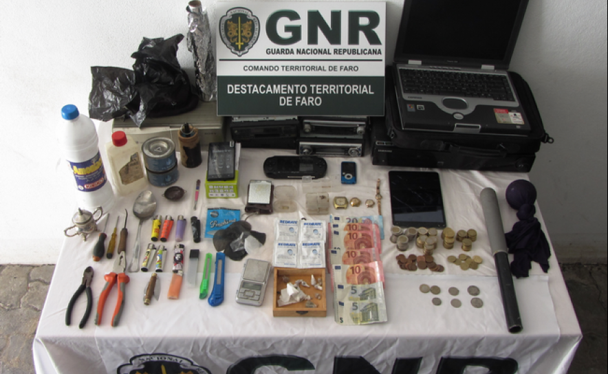 Homem detido em Faro por tráfico de estupefacientes