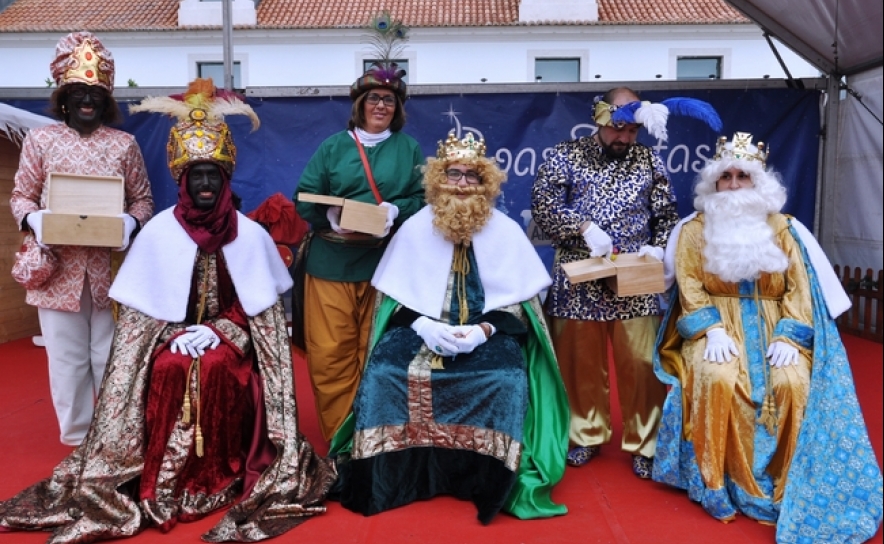 Reis Magos de Ayamonte recriam tradição em Vila Real de Santo António