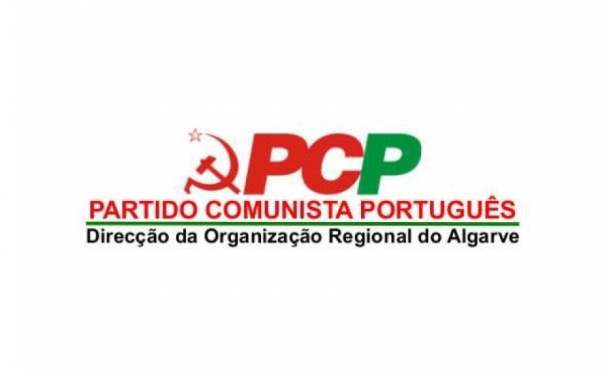 PCP nas escolas algarvias em defesa da gratuitidade dos manuais escolares