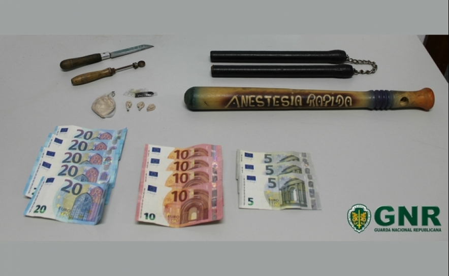 2 detidos por furtos e tráfico de estupefacientes