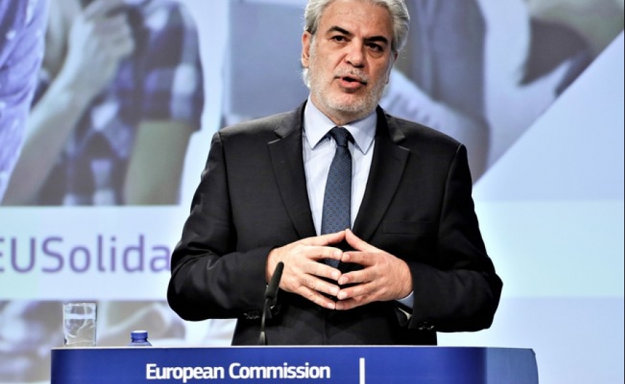 Comissário Europeu para a Ajuda Humanitária e Gestão de Crise dialoga em Portimão com cidadãos e inaugura exposição «EU Saves Lives»