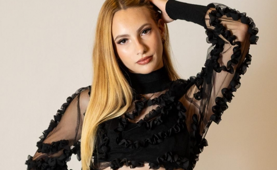 «De Loulé para o mundo: Carolina Pires brilha no palco europeu da moda»