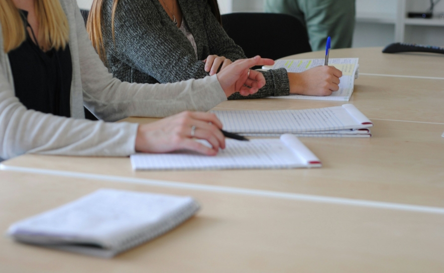 Mais de 200 alunos vão receber bolsa de estudo municipal