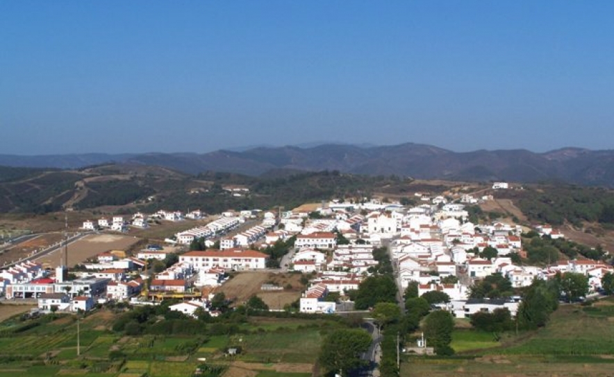 ALJEZUR – CÂMARA ABRE CONCURSO PARA ATRIBUIÇÃO DE LOTES PARA AUTOCONSTRUÇÃO EM ODECEIXE.