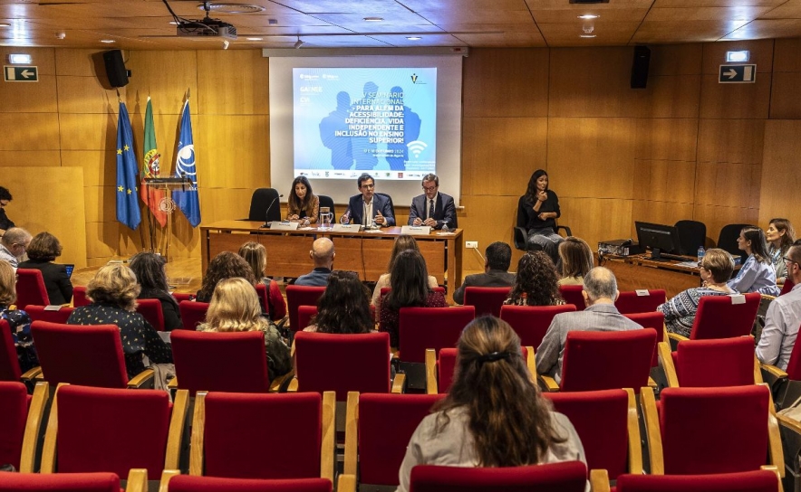 UAlg organizou seminário sobre deficiência, vida independente e inclusão no Ens. Superior