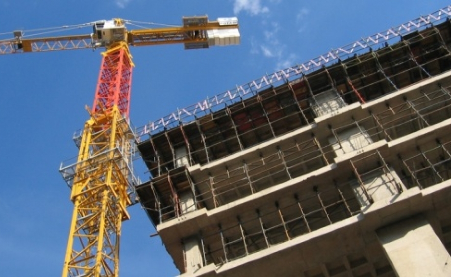 Construção com sinais de retoma 