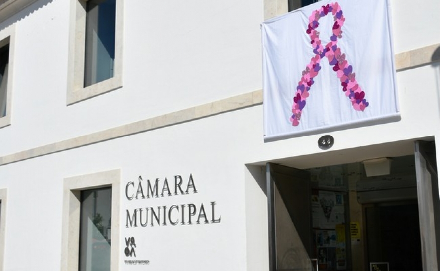 Vila Real de Santo António associa-se à prevenção do cancro da mama