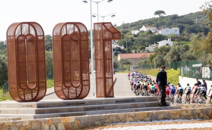 Elite do ciclismo mundial pedala em São Brás de Alportel na 46ª Volta ao Algarve