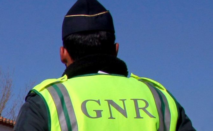 GNR detém 10 homens e apreende duas toneladas de haxixe em Portimão