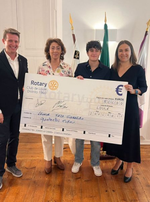 Rotary Clube de Loulé distingue aluna da Escola Secundária pelo mérito escolar