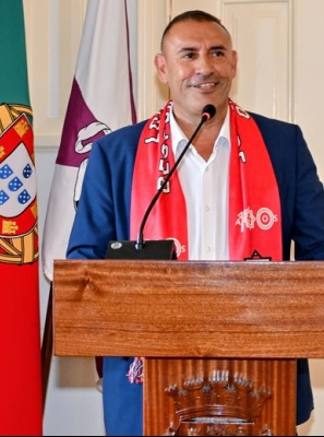 CÂMARA DE LOULÉ ABRIU AS PORTAS DO SALÃO NOBRE PARA RECEBER OS «CAMPEÕES» DO LOULETANO 
