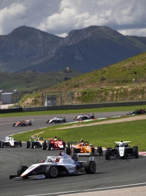F4 Espanha de volta  