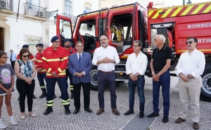 Portimão entrega novo Veículo Florestal de Combate a Incêndios aos Bombeiros Voluntários