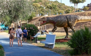 SÃO 14 DINOSSAUROS «À SOLTA» NO PARQUE DO RIBEIRO DE ALBUFEIRA 