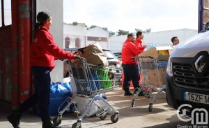 Mais de uma tonelada de bens essenciais recolhidos no quartel de bombeiros de VRSA e Castro Marim para doar à população de Pombal, atingida pela depressão Kristin