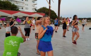 QUARTEIRA | 17.º Zumba Sunset com Bela Pereira e a instrutora convidada Inês