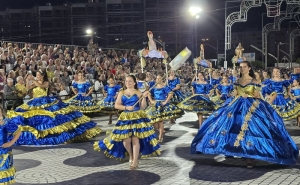 Florinhas de Quarteira brilham com ternura e talento no desfile de S. João 