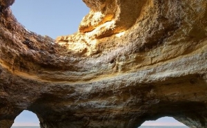 Grutas algarvias de Benagil com novas regras de acesso a partir de hoje