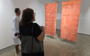 «Um Mapa, Um Poema, O Corpo»: Três jovens artistas exploram a Existência em Exposição em Quarteira