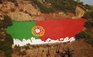 Juventude Altense renova bandeira de Portugal no Cerro da Galvana