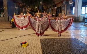 QUARTEIRA | Grupo de Danzas Venezuelanas Araguaney na Rua Vasco da Gama