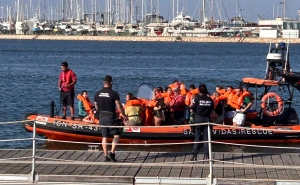  Autoridade Marítima Nacional resgata 28 pessoas ao largo do Farol de Alfanzina