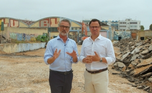 Arrancaram as demolições na antiga Litografia de Olhão para construção de mais de 300 fogos a custos controlados