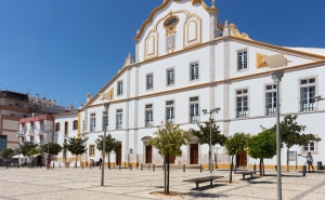 Município de Portimão promove manhãs de domingo com arte no centro da cidade