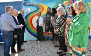 MURAL DO NOVO PAVILHÃO MULTIUSOS DE ALMANCIL VEM «ENRIQUECER ESPAÇO PÚBLICO»