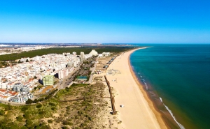 Estacionamento em Monte Gordo com condições especiais para trabalhadores durante o Verão