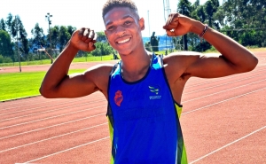 ATLETISMO | Algarvio Usummani Djumo assina pelo Olímpico Vianense