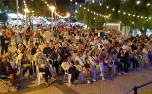 QUARTEIRA | Grupo de Danzas Venezolanas Araguaney deslumbra no Mercado de Verão com estreia de novos temas e trajes 