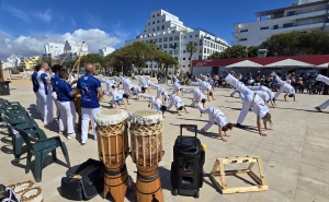 Alegria e Camaradagem no Ar: 10º Encontro de Capoeira celebrou a união e o bem-estar em Quarteira 