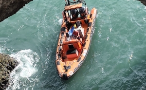 Jovem cai de arriba junto às grutas de Benagil e é resgatado com sinais de hipotermia