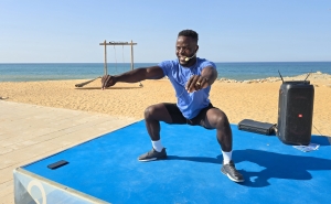 QUARTEIRA | Aula aberta de Fitness com Fidel Gonga agita o Largo da Gaivota