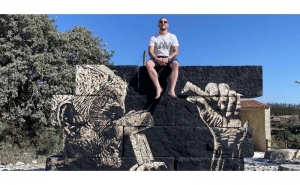 Artista português faz obras de arte com uma rebarbadora